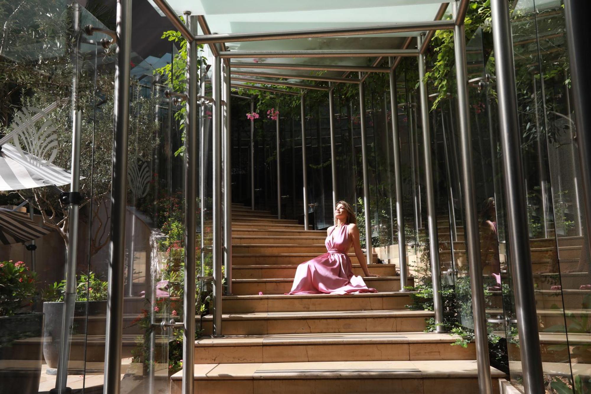 Hotel Gefinor Rotana - Beirut Exterior foto The staircase of the hotel